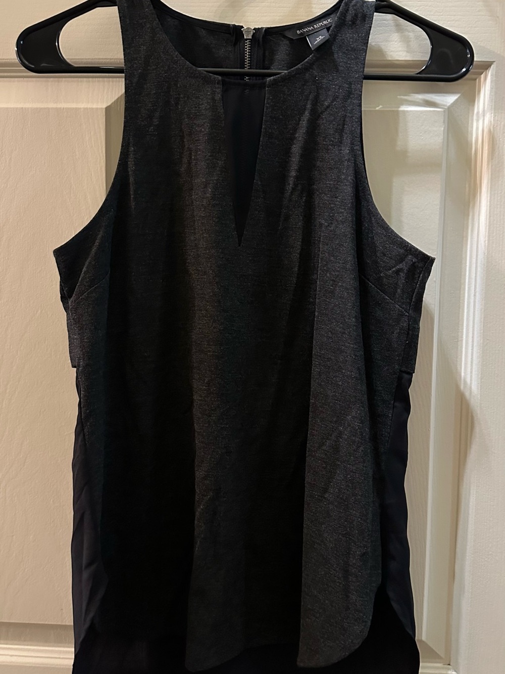 Banana Republic Charcoal Gray Sleeveless V-Neck Tank Top